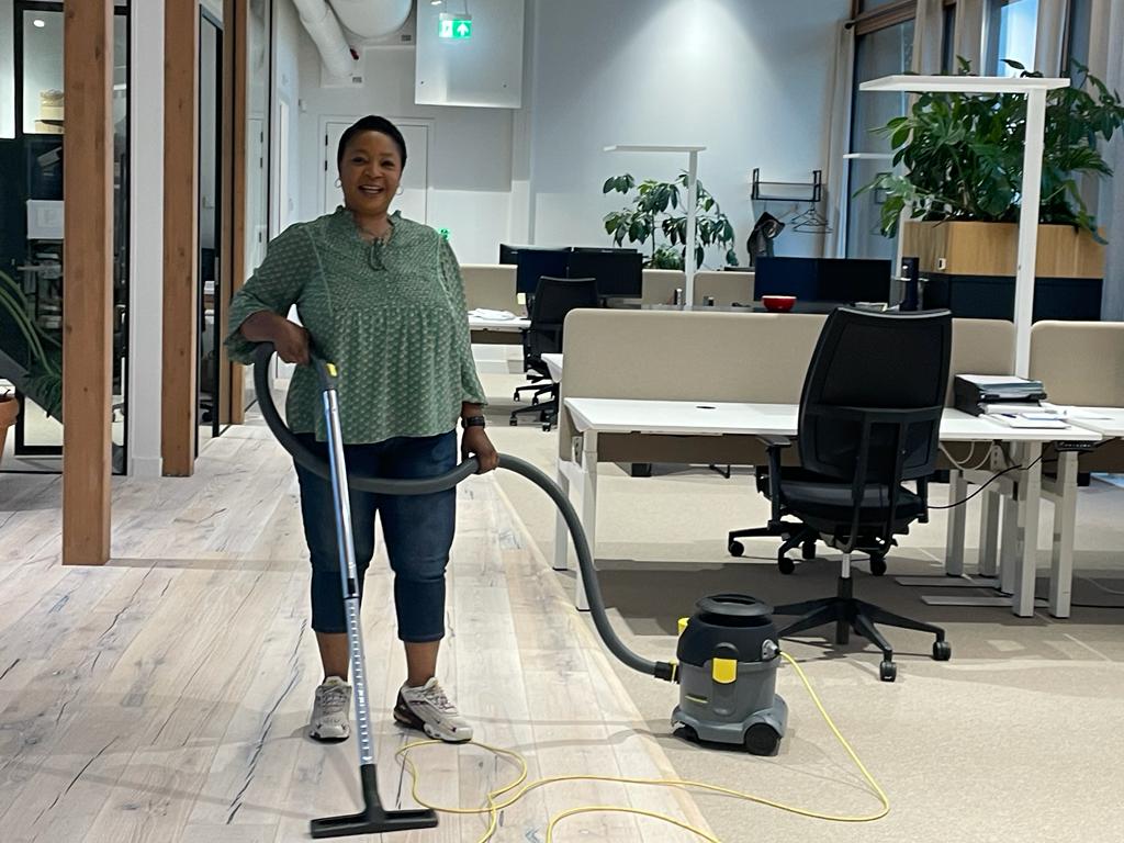 vloeronderhoud Nijkerk. schoonmaakbedrijf leusden